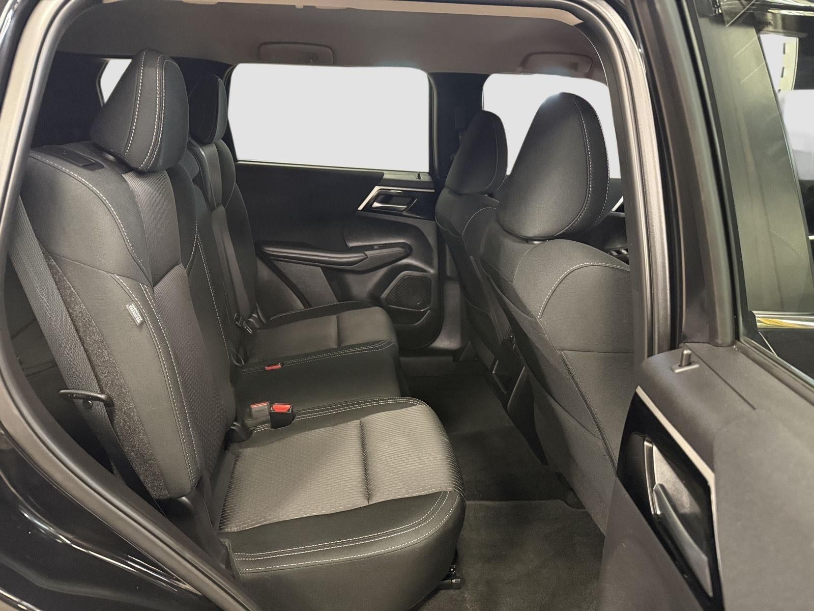 2024 Mitsubishi Outlander ES