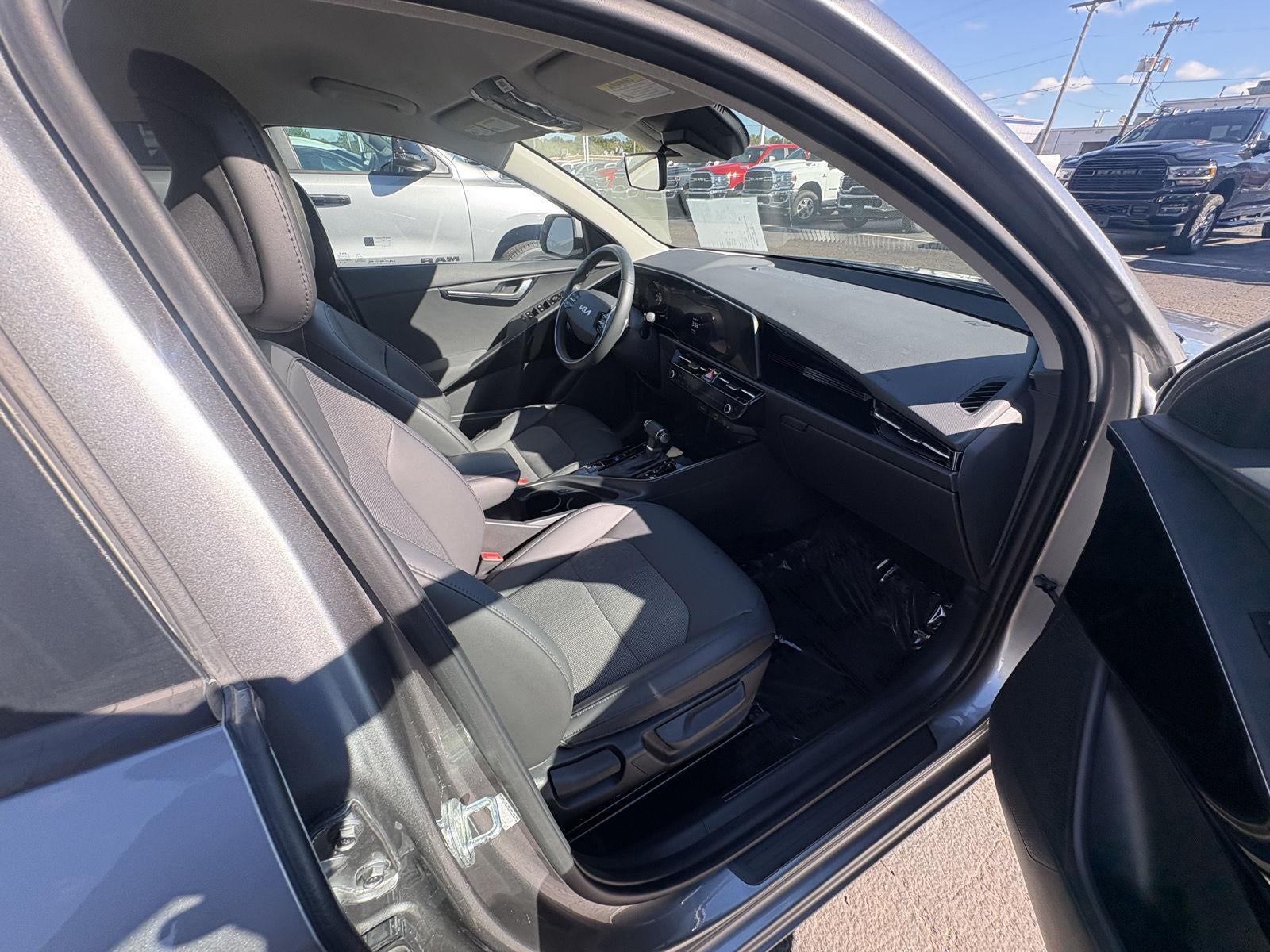 2023 Kia Niro EX