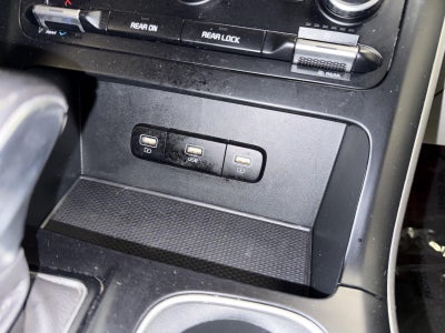 2023 Kia Carnival LX