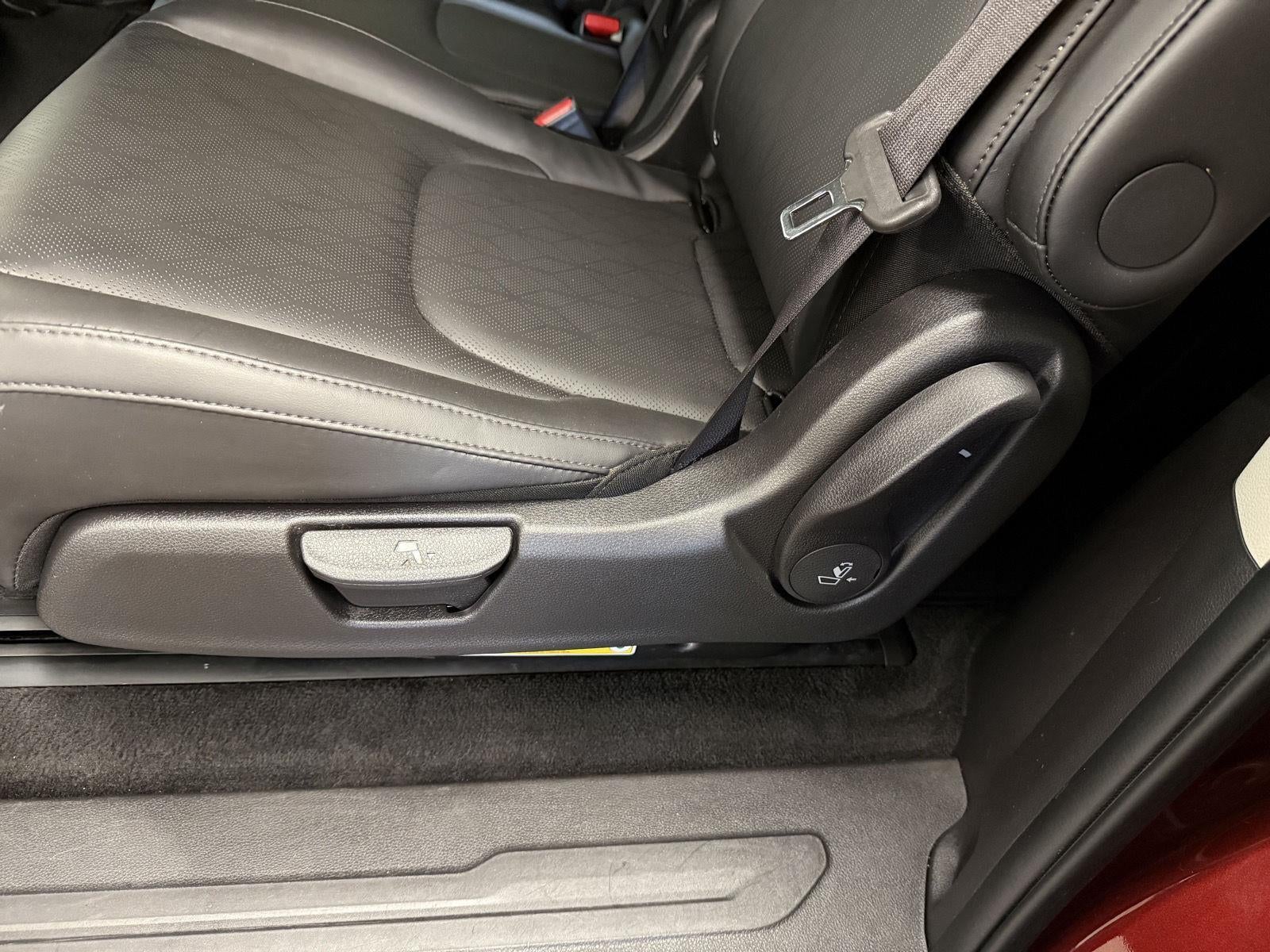 2023 Kia Carnival LX