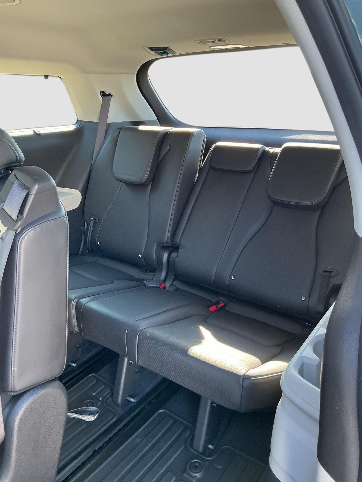 2023 Kia Carnival EX