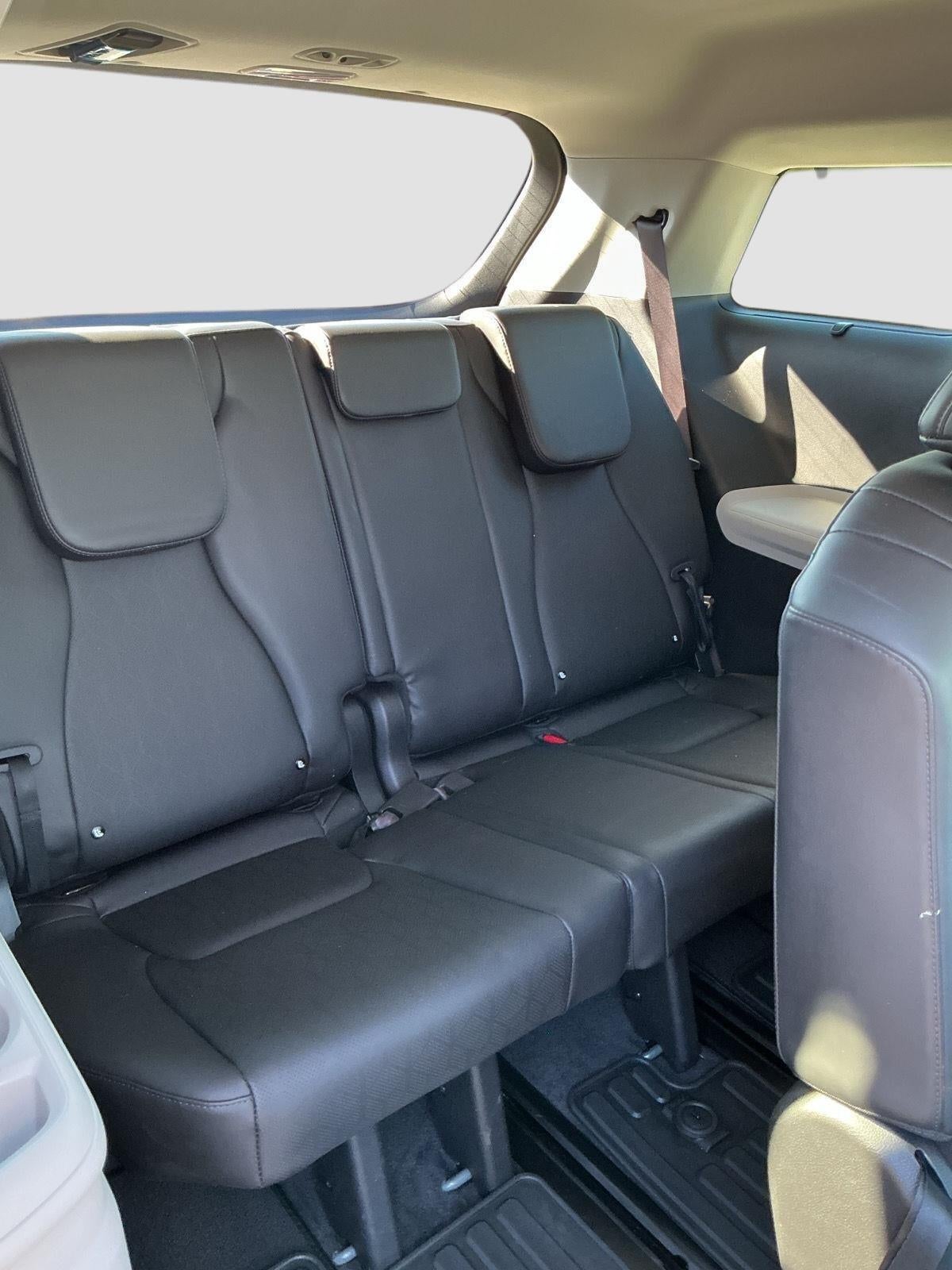 2023 Kia Carnival EX