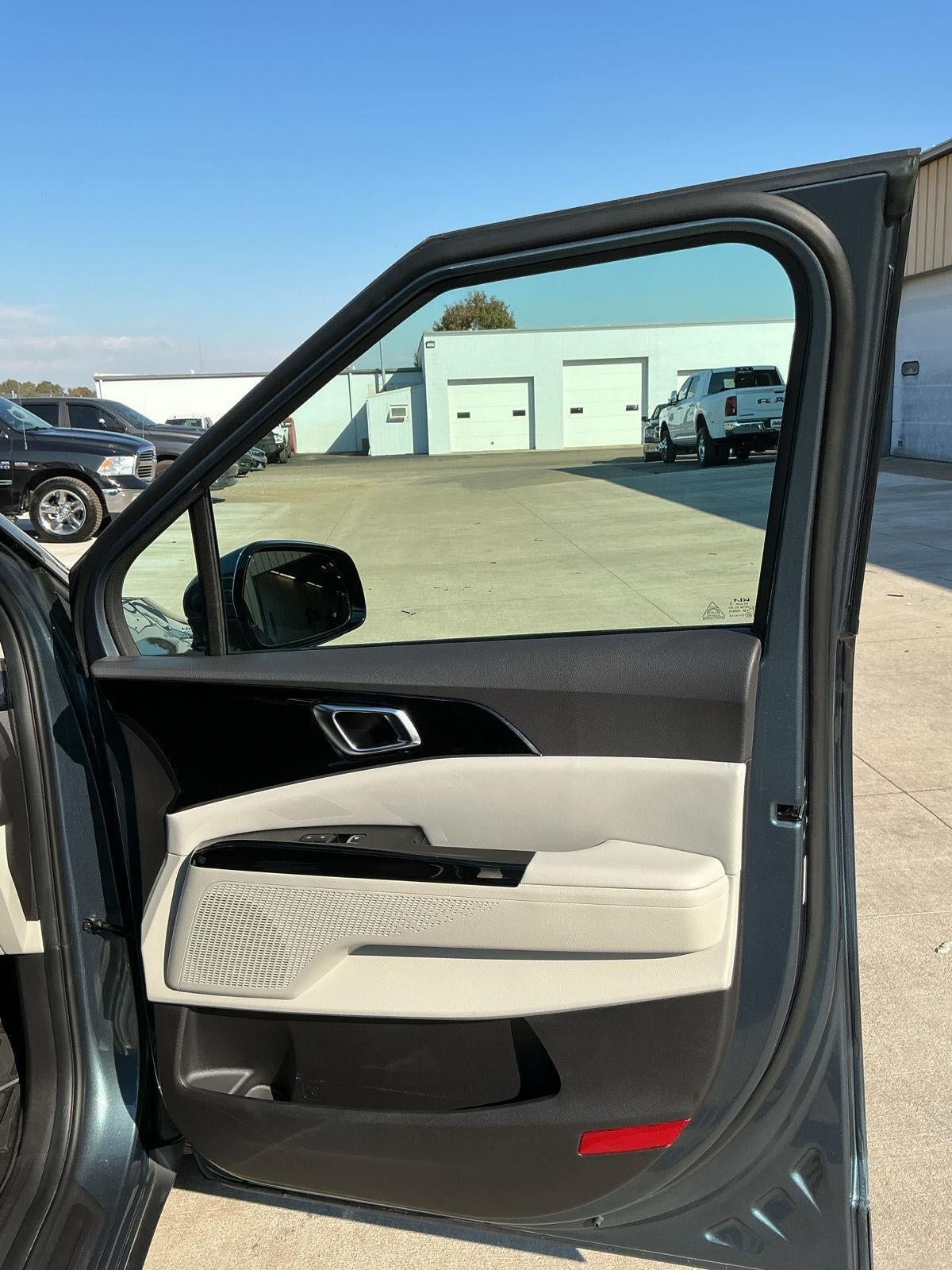 2023 Kia Carnival EX