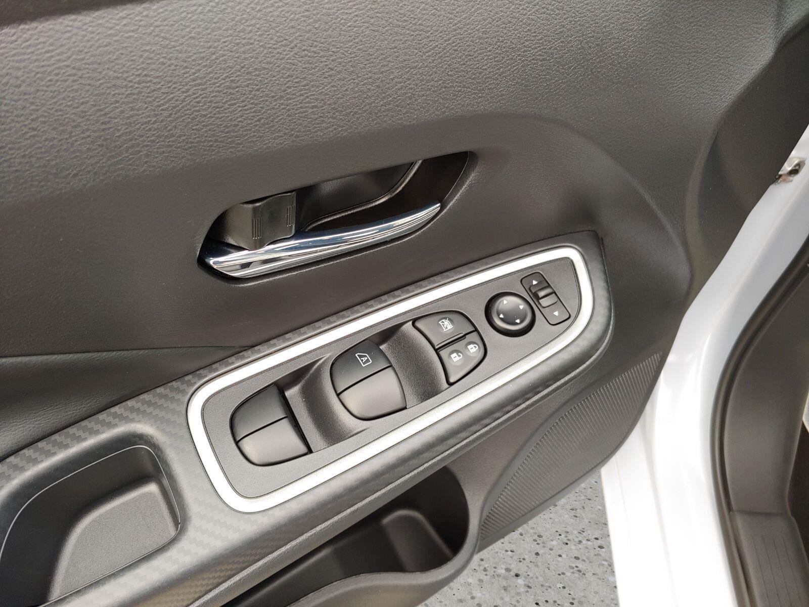 2024 Nissan Versa SR