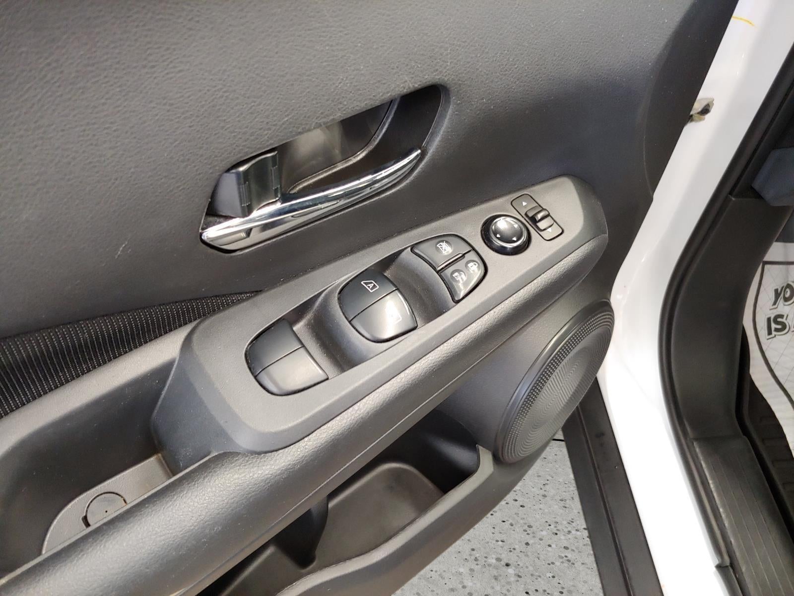 2022 Nissan Kicks SV