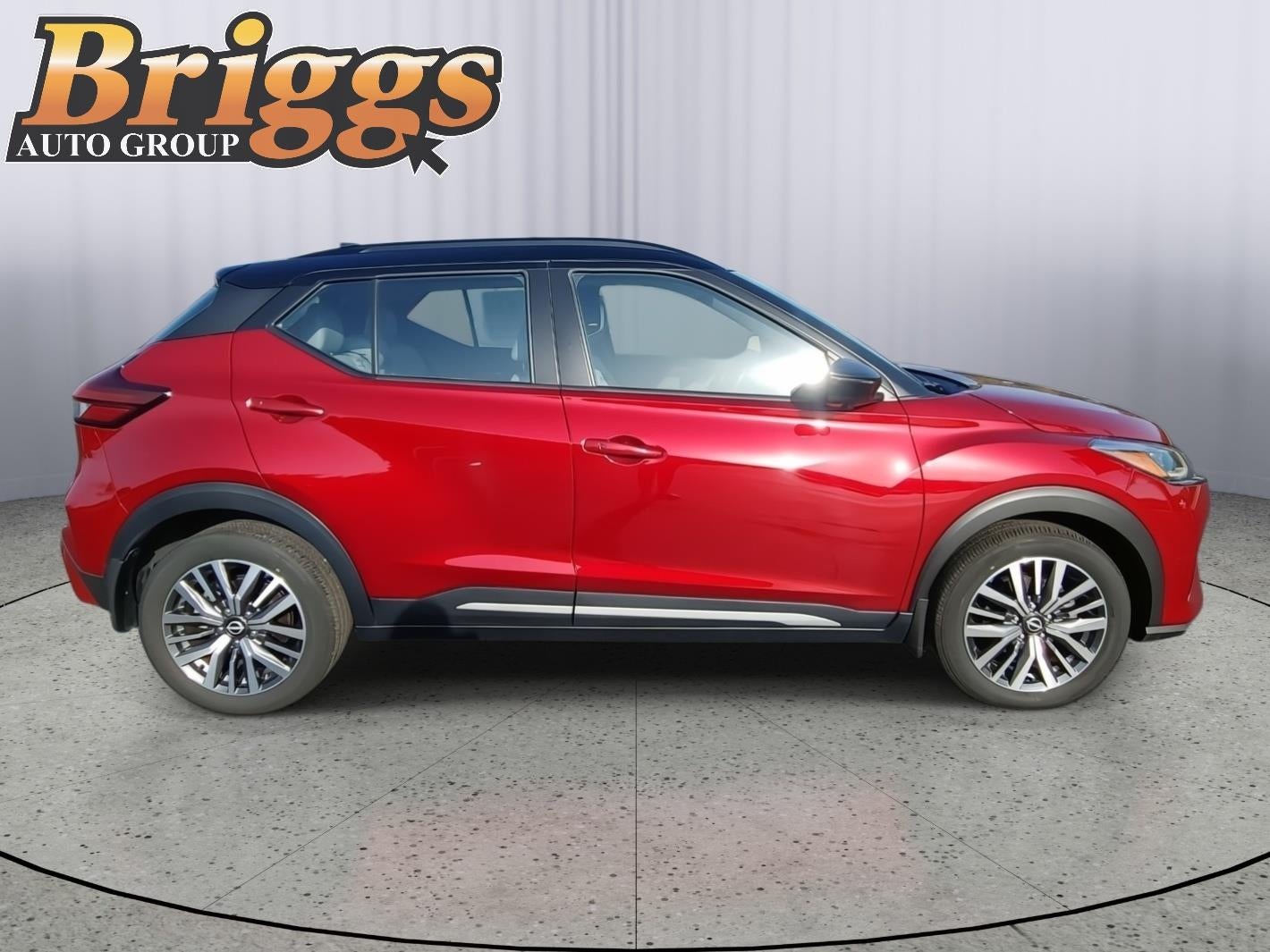 2023 Nissan Kicks SR