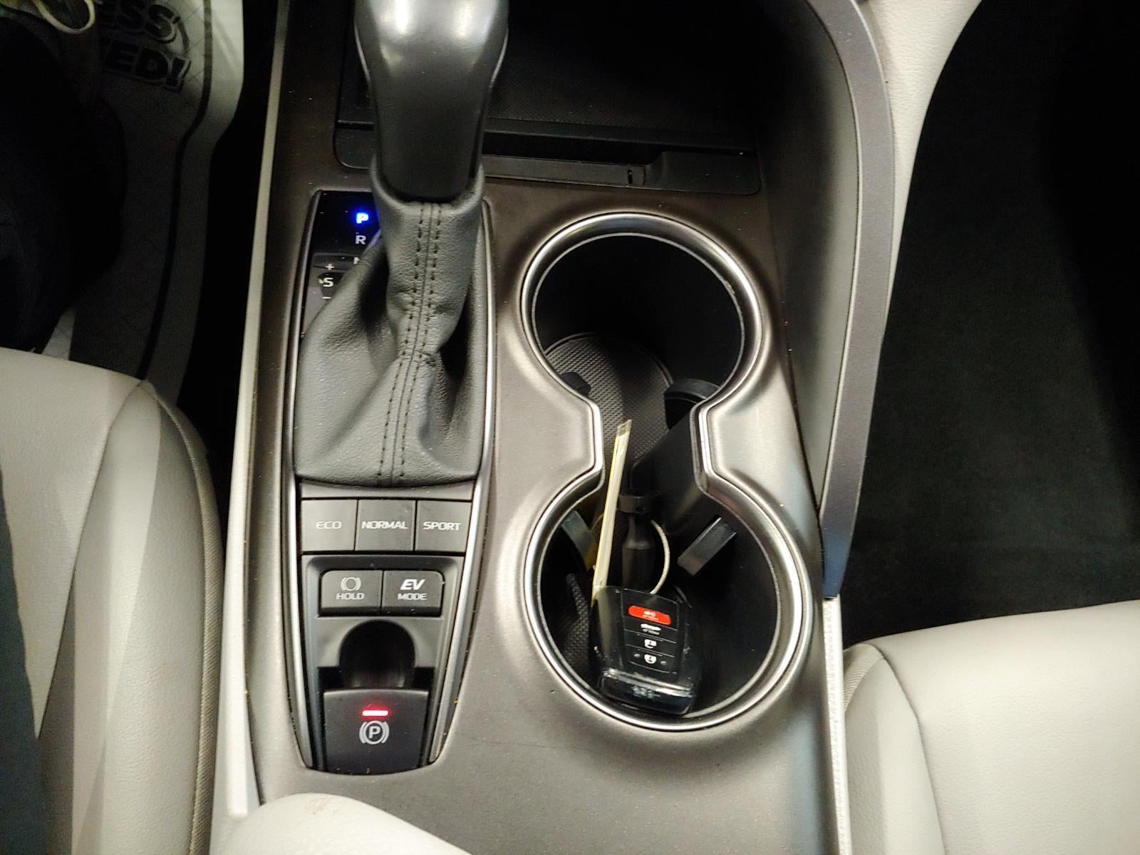 2024 Toyota Camry Hybrid SE