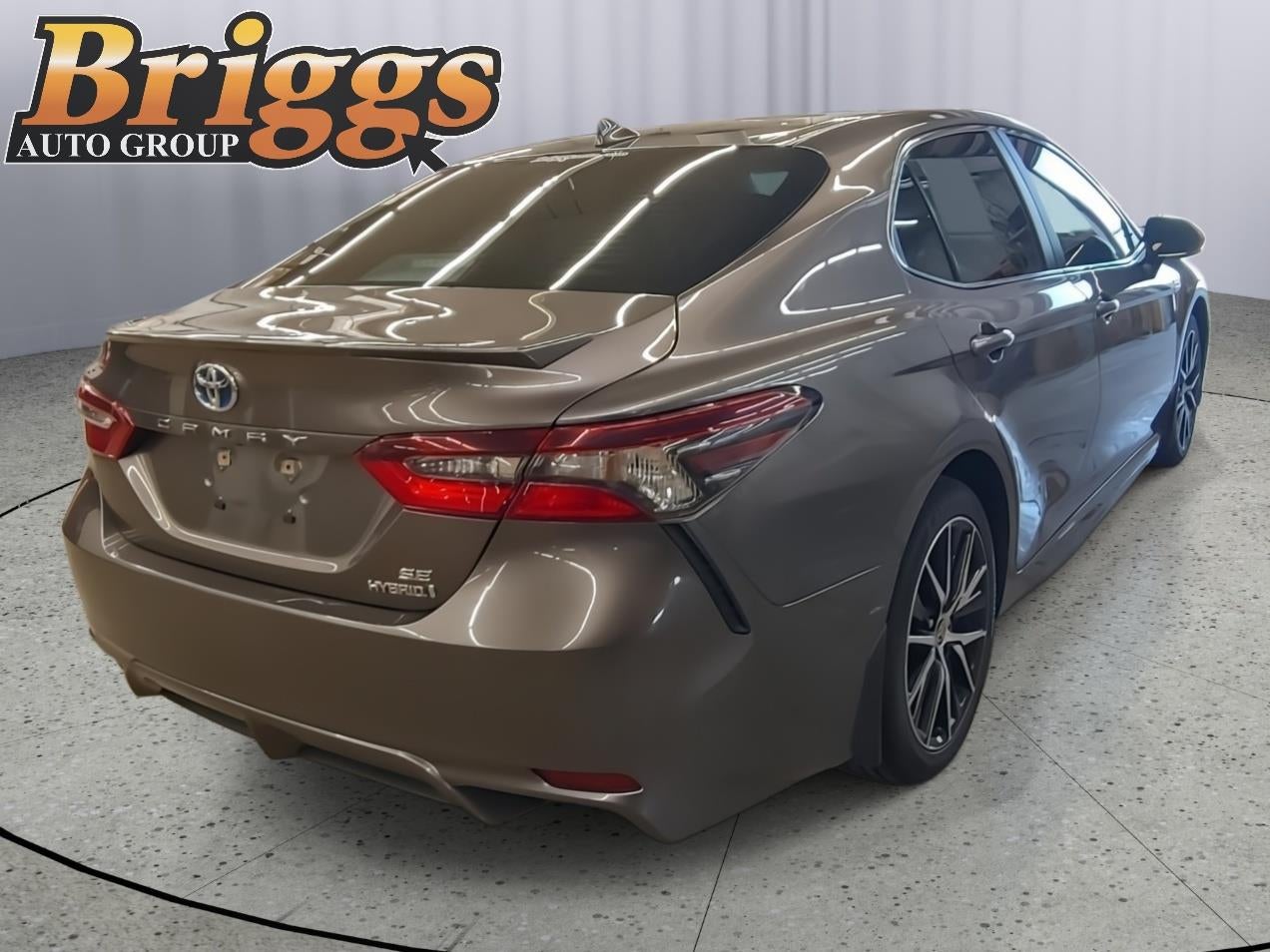 2024 Toyota Camry Hybrid SE