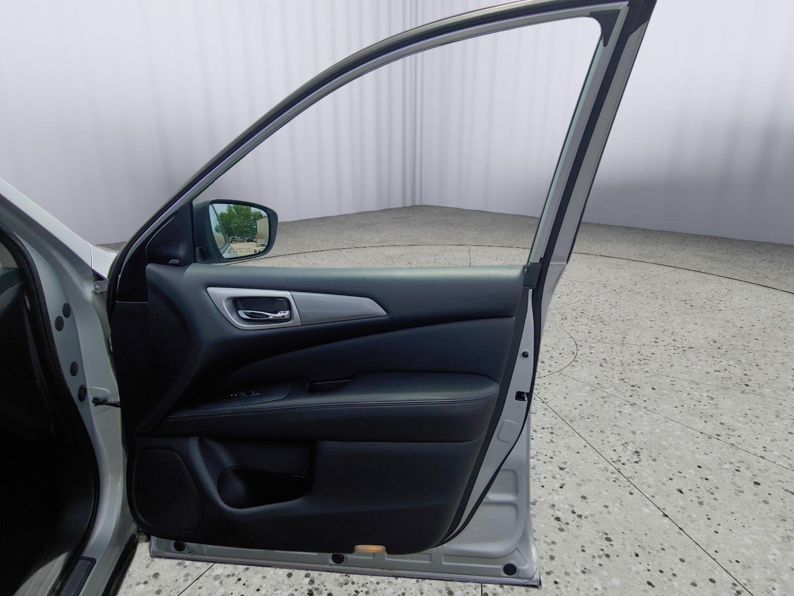 2019 Nissan Pathfinder SL