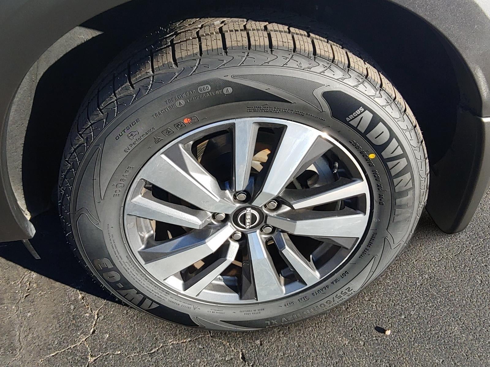 2024 Nissan Pathfinder SL