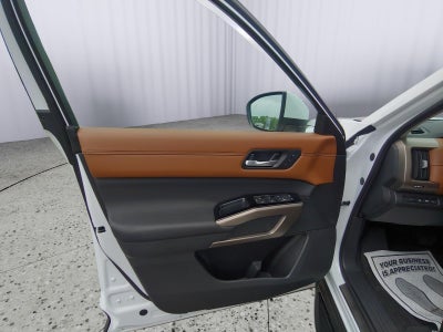2025 Nissan Pathfinder Platinum