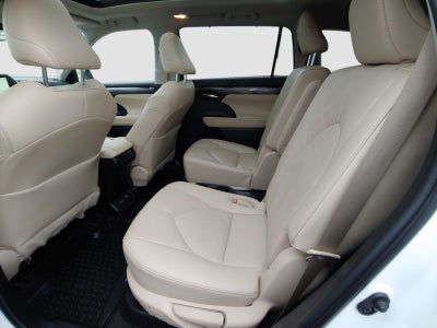 2023 Toyota Highlander Hybrid Platinum
