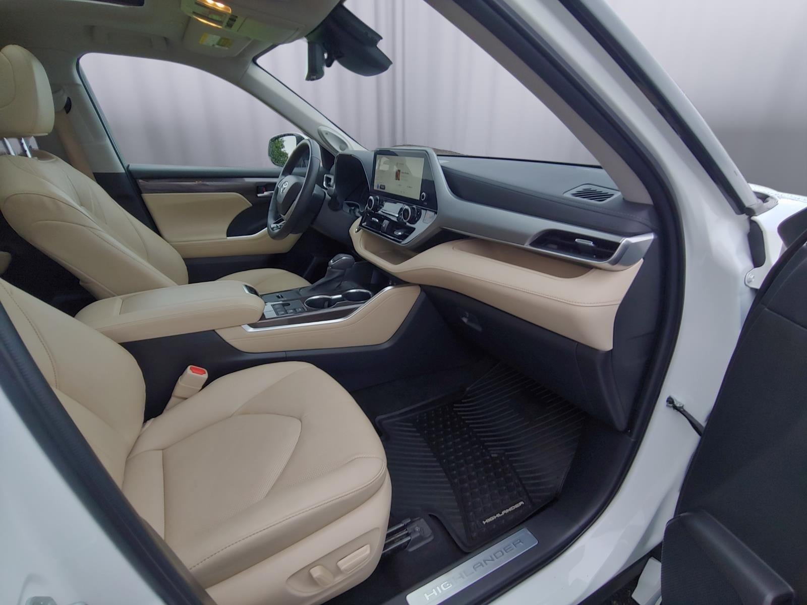 2023 Toyota Highlander Hybrid Platinum