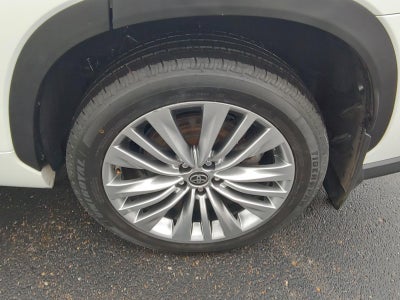 2023 Toyota Highlander Hybrid Platinum