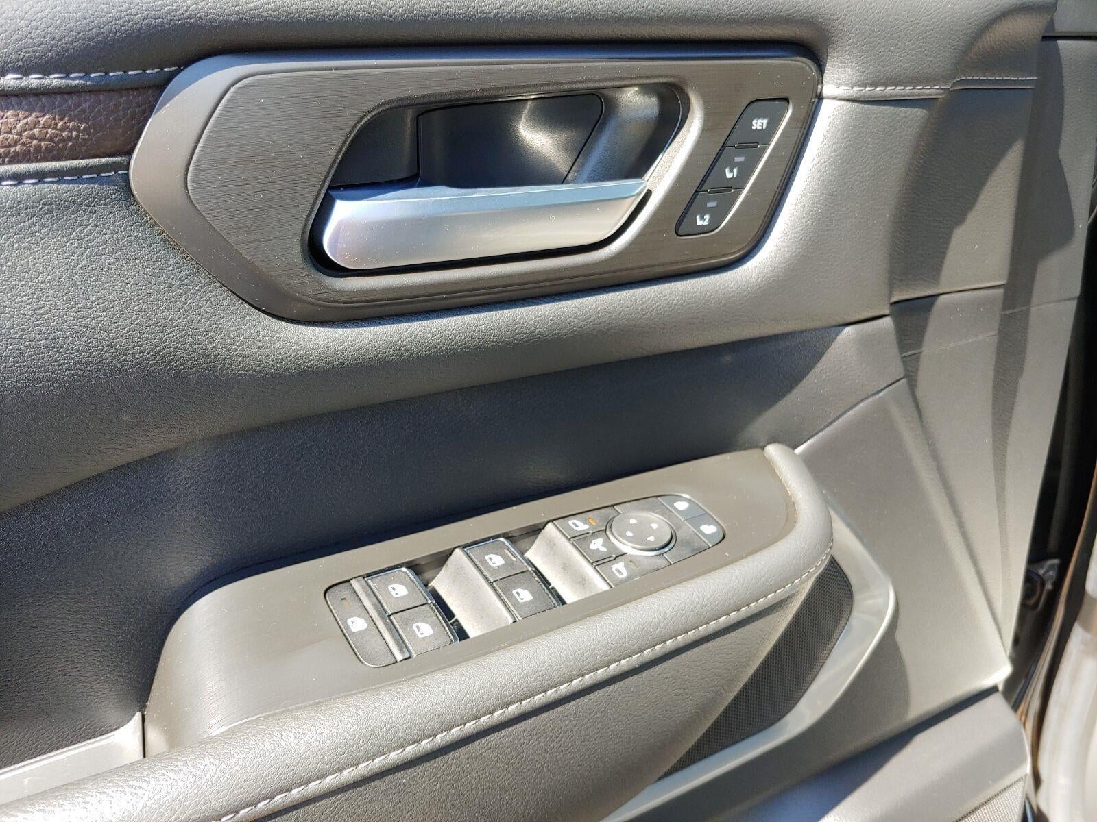 2025 Nissan Armada Platinum