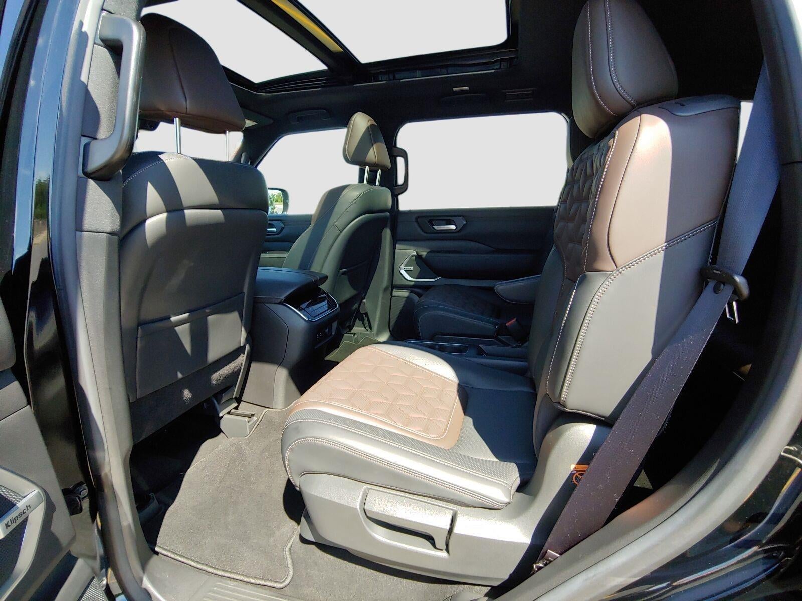 2025 Nissan Armada Platinum