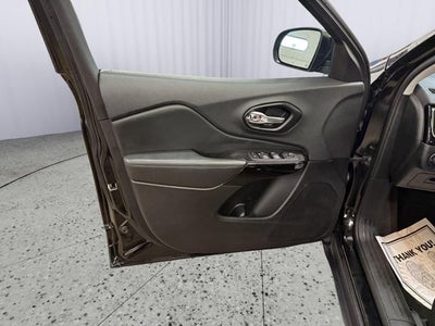 2023 Jeep Cherokee Altitude Lux