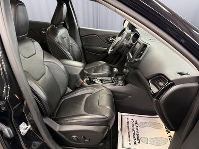 2023 Jeep Cherokee Altitude Lux