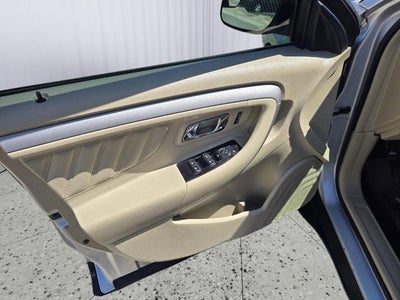 2017 Ford Taurus SE