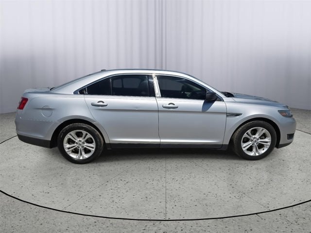 2017 Ford Taurus SE
