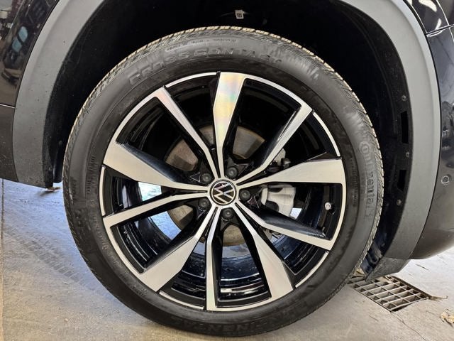 2025 Volkswagen Atlas 2.0T SEL Premium R-Line
