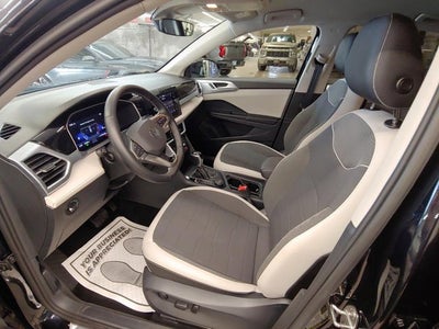 2025 Volkswagen Taos SE