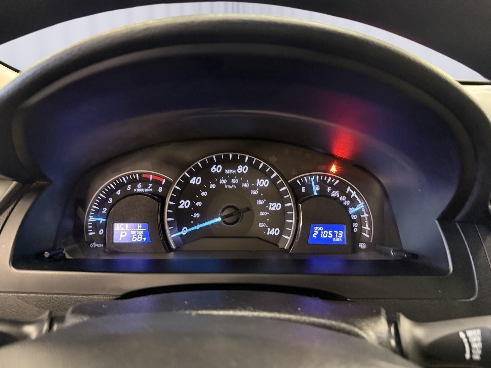 2014 Toyota CAMRY SE