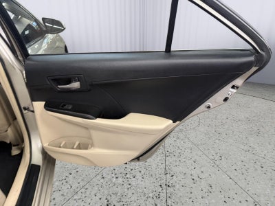 2014 Toyota CAMRY SE