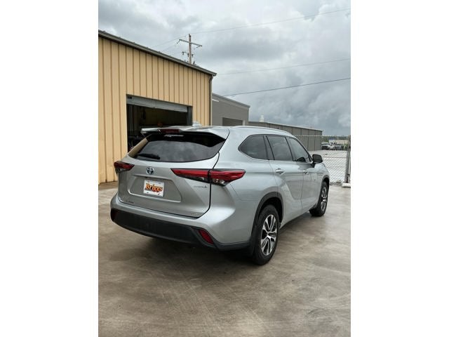 2022 Toyota Highlander Hybrid XLE