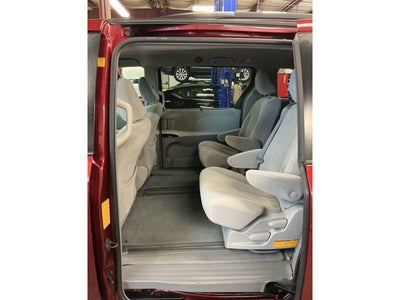 2011 Toyota Sienna LE 7-Passenger