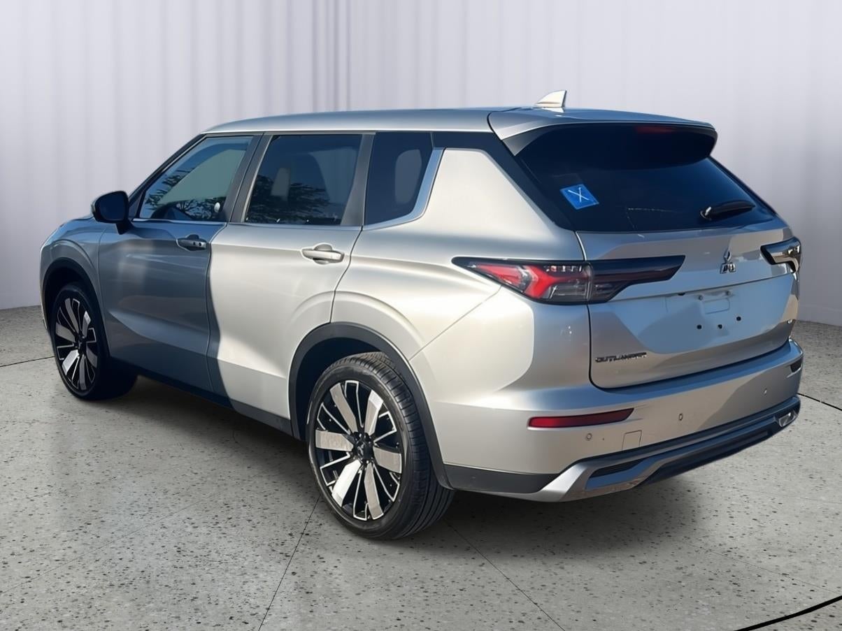 2025 Mitsubishi Outlander SE