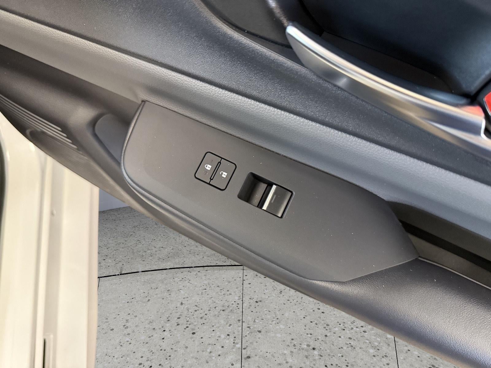 2023 Toyota Prius XLE