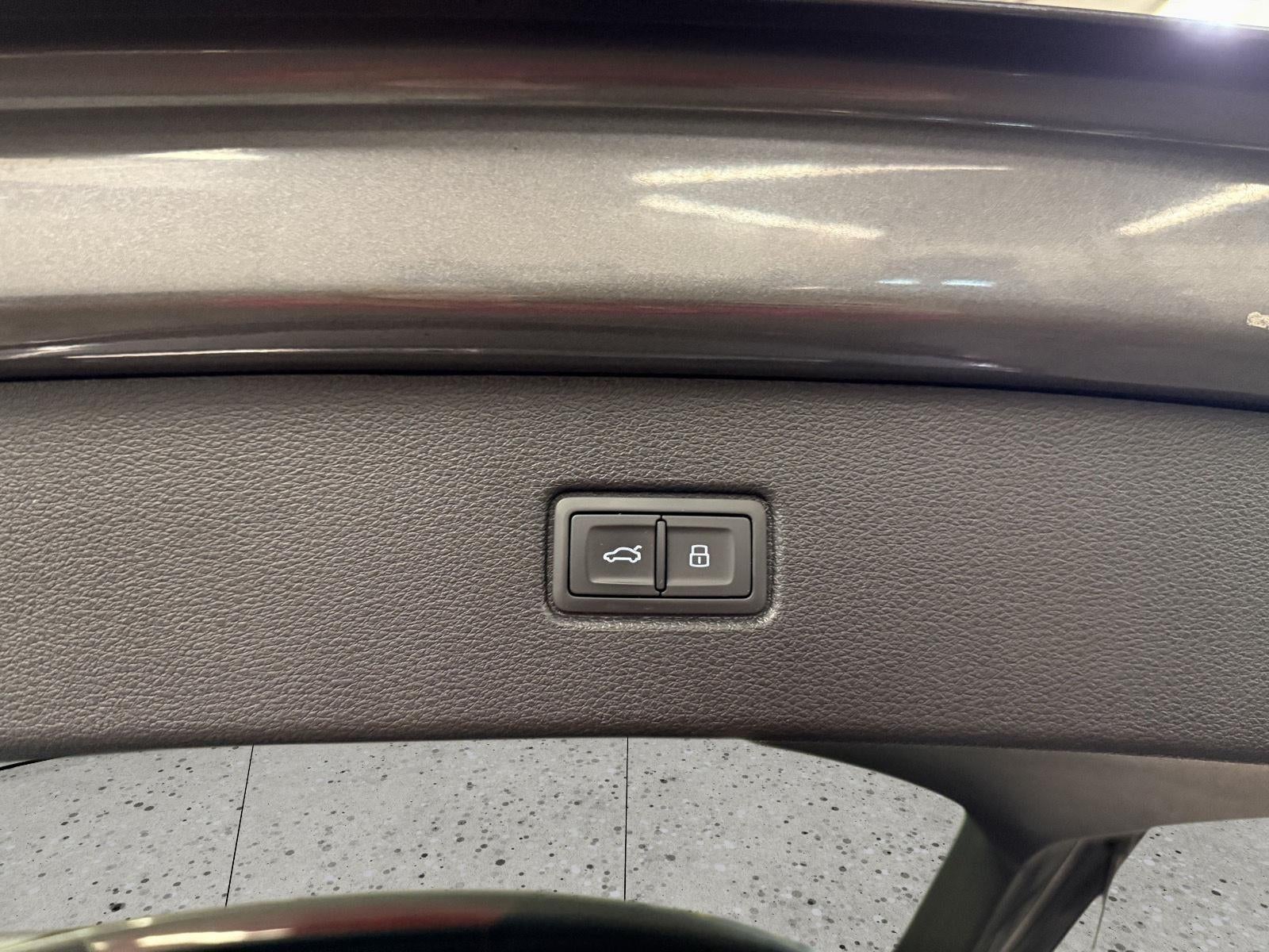 2022 Audi Q7 Premium Plus