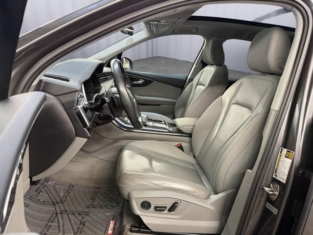 2022 Audi Q7 Premium Plus