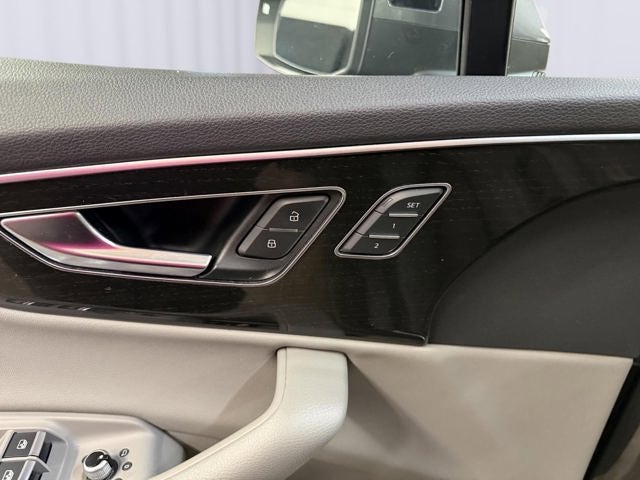 2022 Audi Q7 Premium Plus