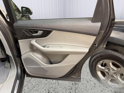 2022 Audi Q7 Premium Plus