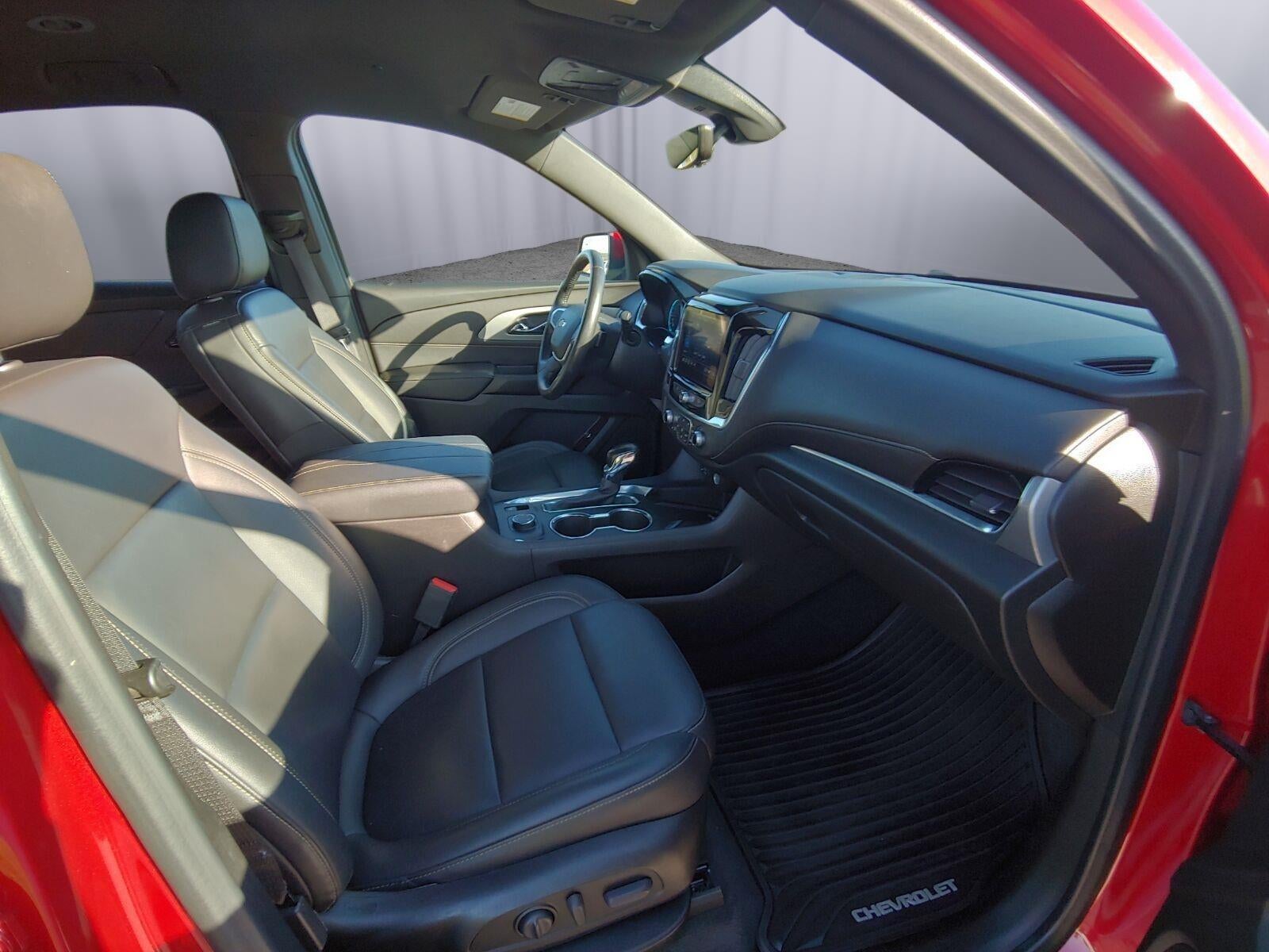 2022 Chevrolet Traverse LT Leather