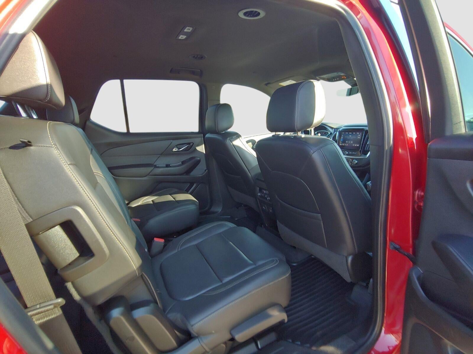 2022 Chevrolet Traverse LT Leather