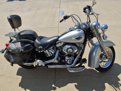 2015 HARLEY-DAVIDSON SOFTTAIL HERITAGE CLASSIC Base