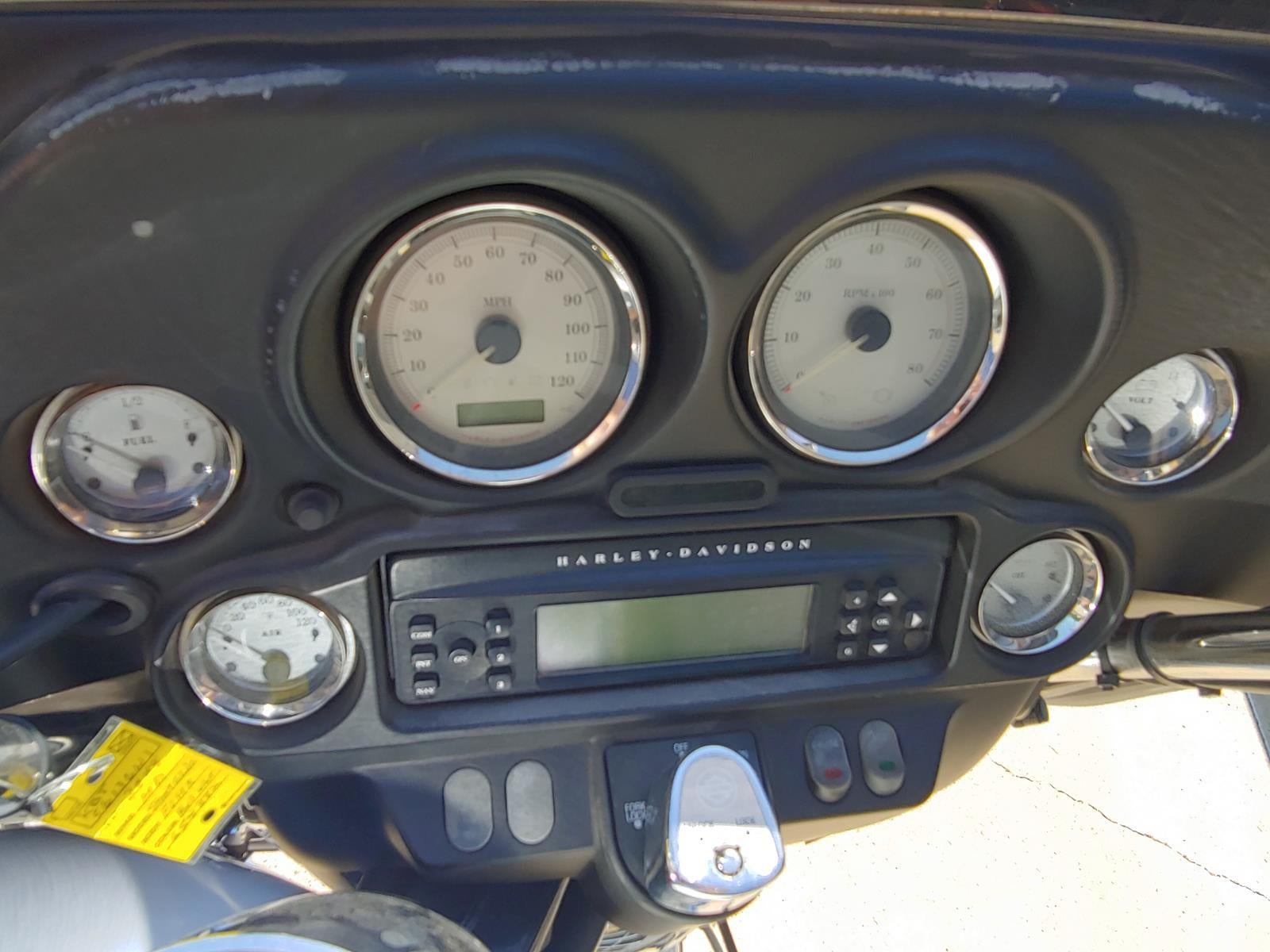 2008 HARLEY-DAVIDSON STREET GLIDE Base