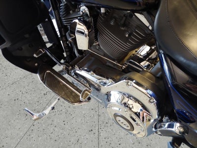 2016 HARLEY-DAVIDSON STREET GLIDE CVO Base