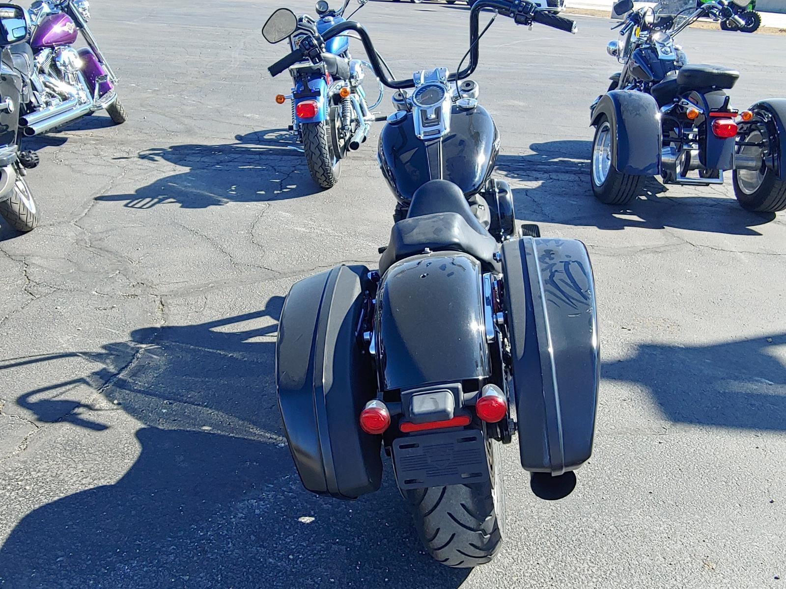 2018 HARLEY-DAVIDSON SPORT GLIDE Base