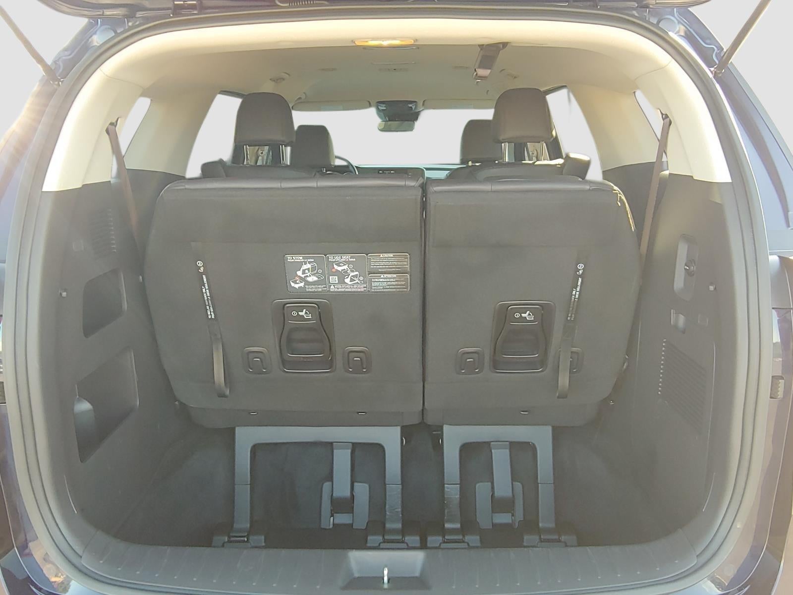 2024 Kia Carnival LX