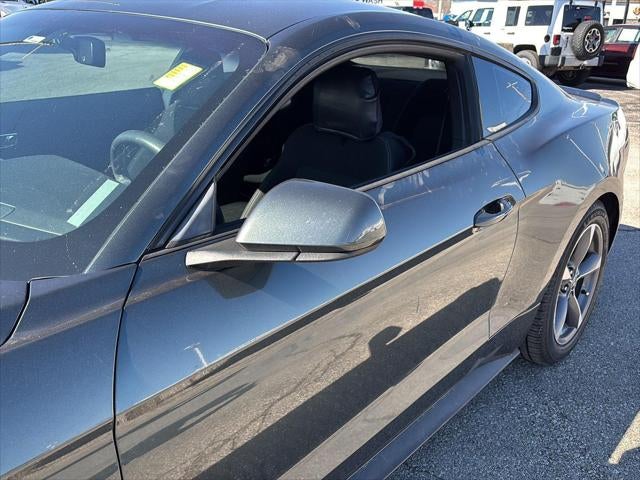 2015 Ford MUSTANG Base