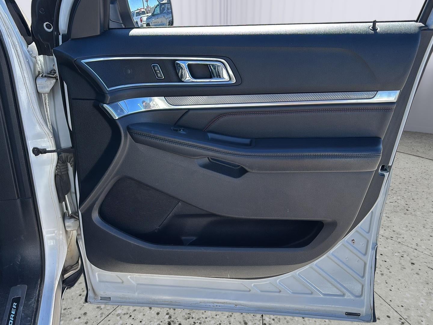 2016 Ford EXPLORER Base