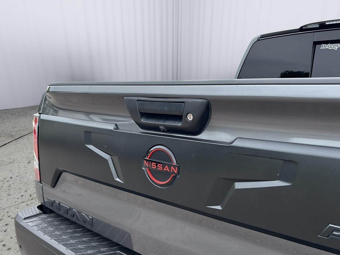 2024 Nissan TITAN sv