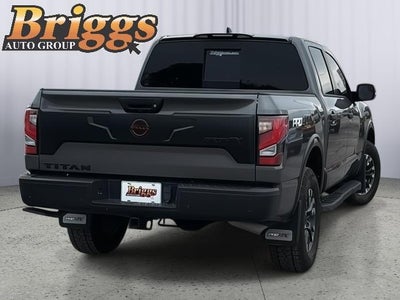 2024 Nissan TITAN sv
