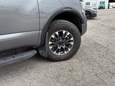 2024 Nissan TITAN sv