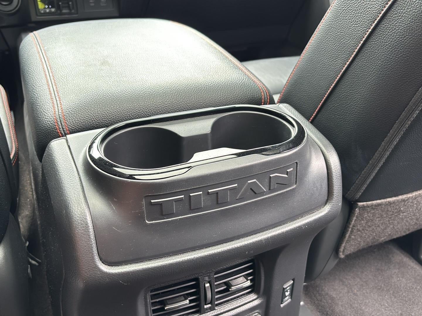 2024 Nissan TITAN sv