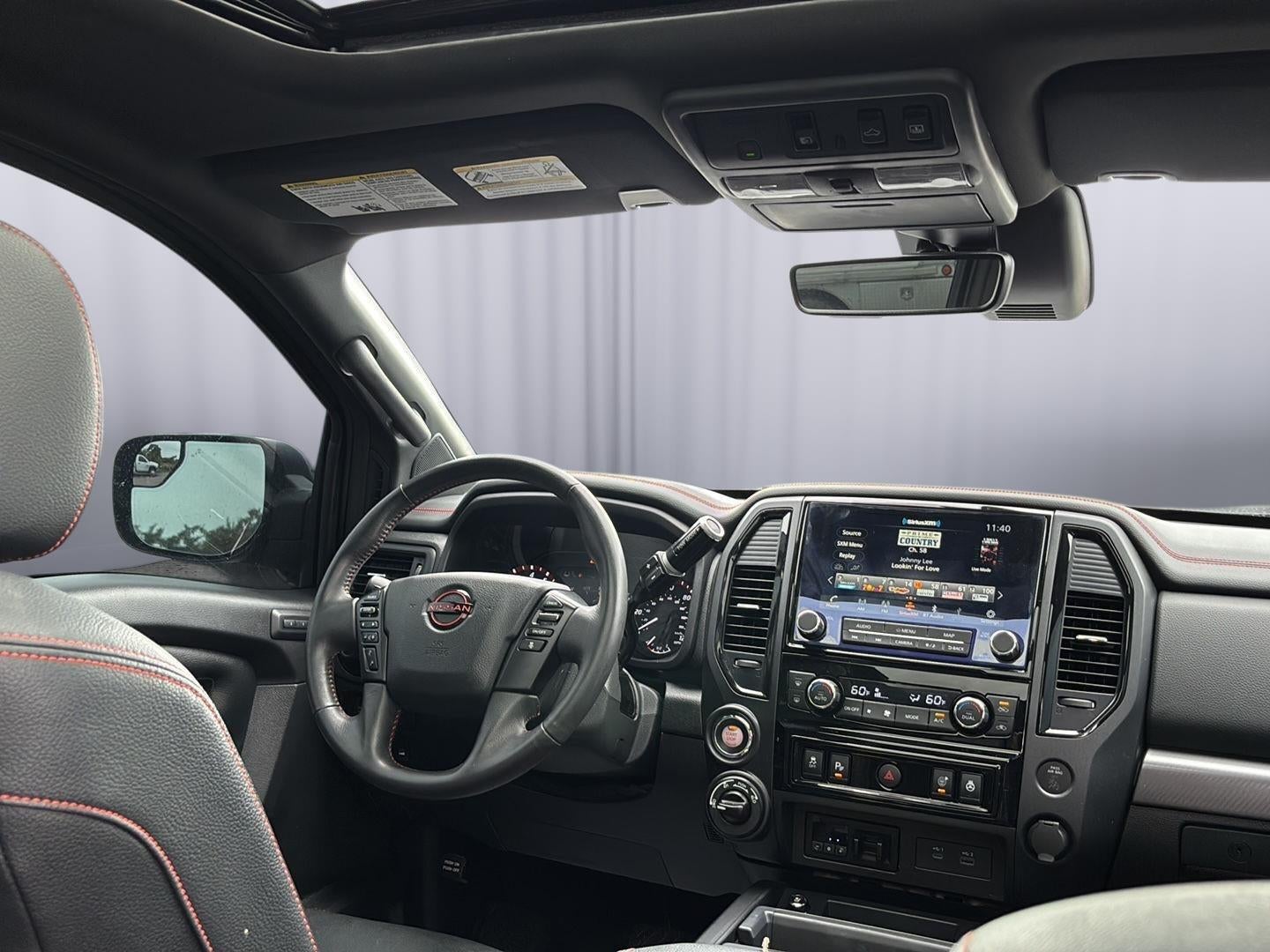 2024 Nissan TITAN sv